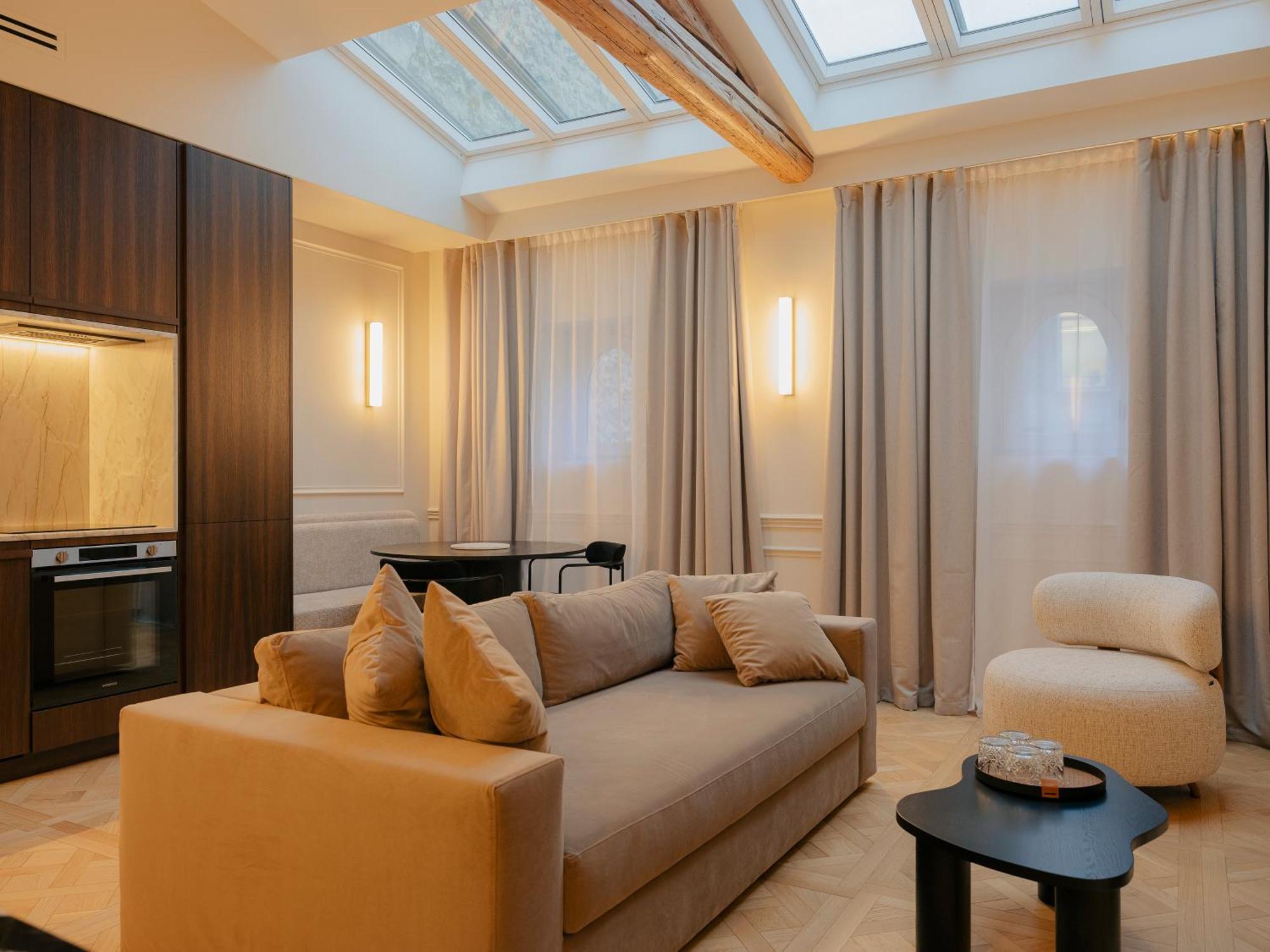 Maison Iena - Serviced On Champs Elysees *