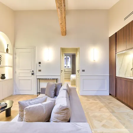 Maison Iena - Serviced On Champs Elysees Paris